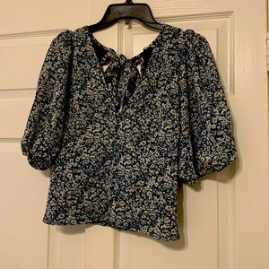 Beautiful Abercrombie & Fitch blouse M never worn.